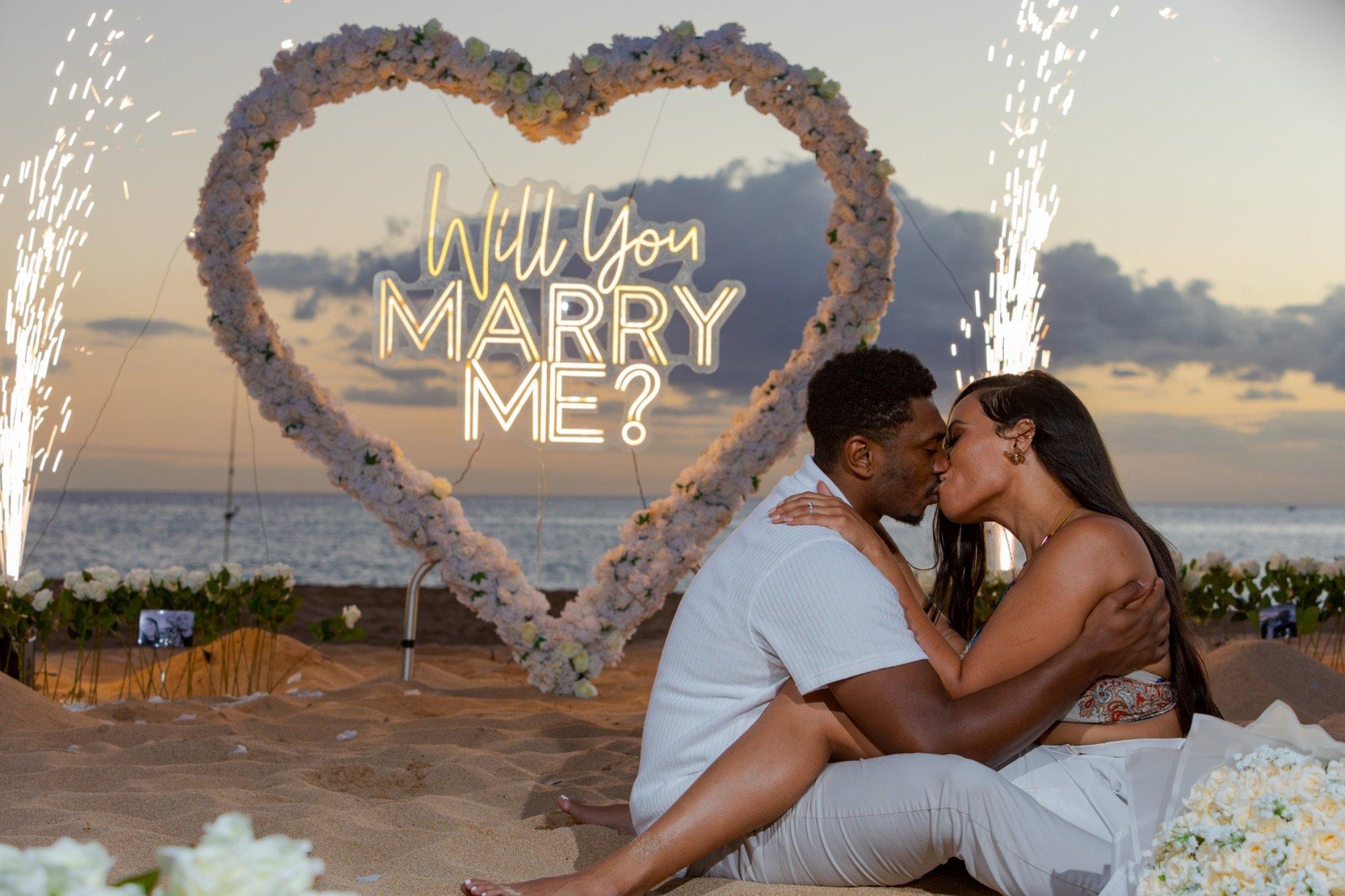 carousel-hero-element image-0