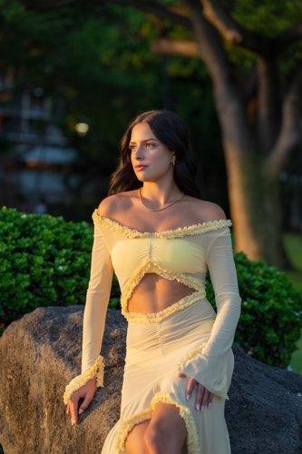 mobile - carousel-hero-element image-2