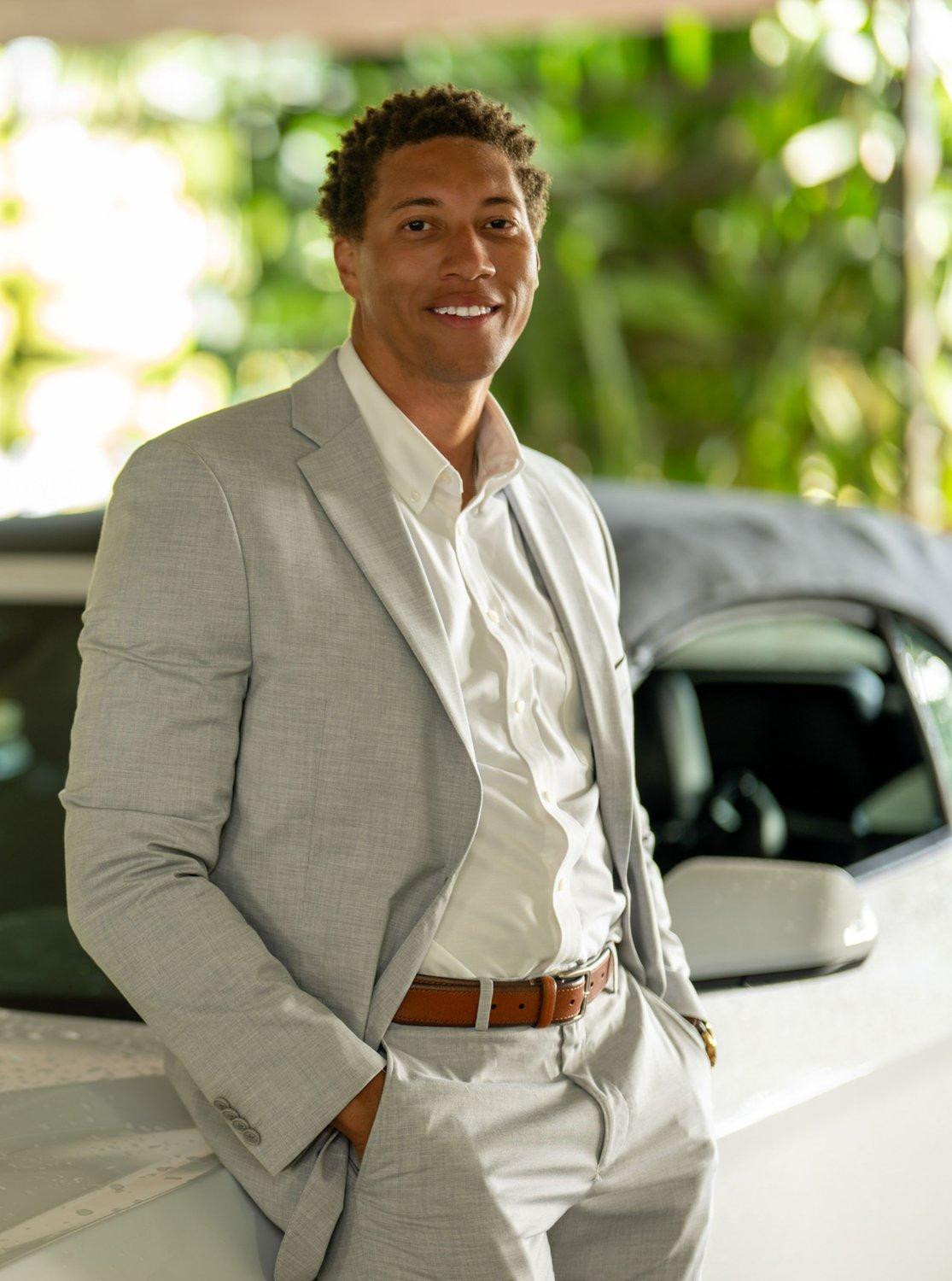 carousel-hero-element image-1